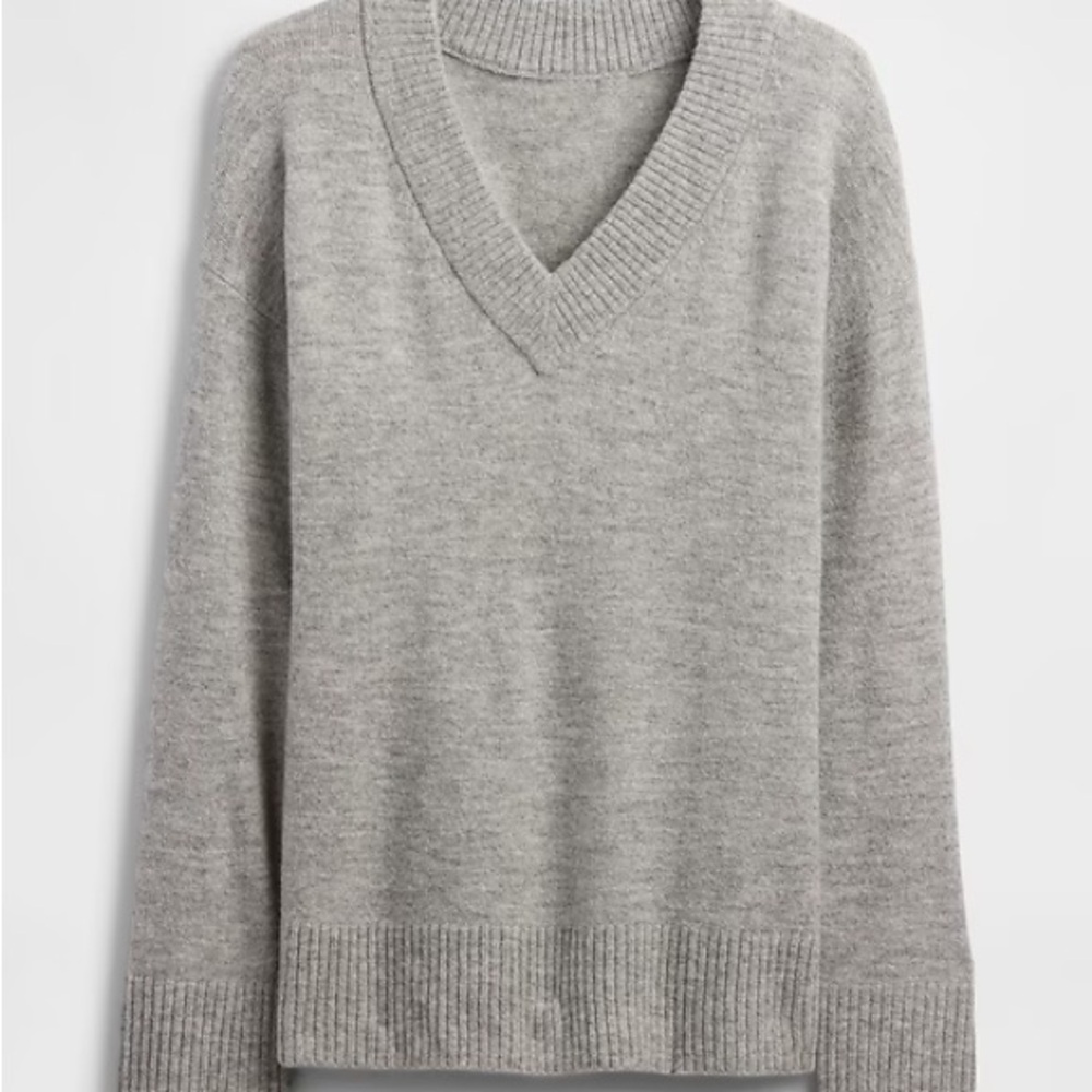 GAP Gray V-Neck Sweater for Women